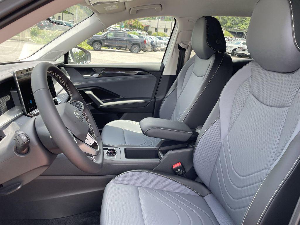 new 2025 Volkswagen Tiguan car, priced at $32,913