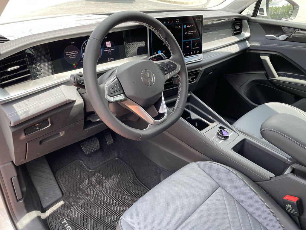 new 2025 Volkswagen Tiguan car, priced at $32,913