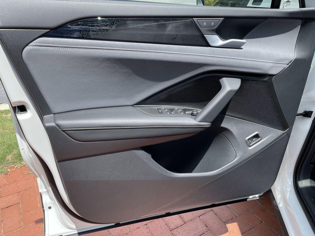 new 2025 Volkswagen Tiguan car, priced at $32,913