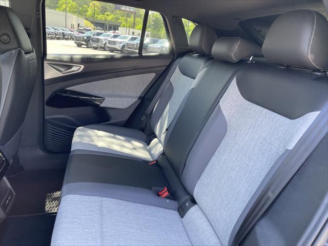 new 2025 Volkswagen ID.4 car, priced at $30,066