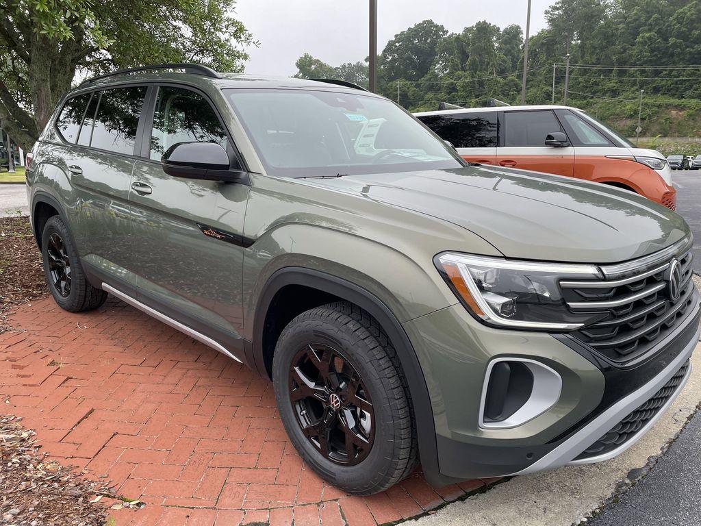 new 2025 Volkswagen Atlas car, priced at $44,098