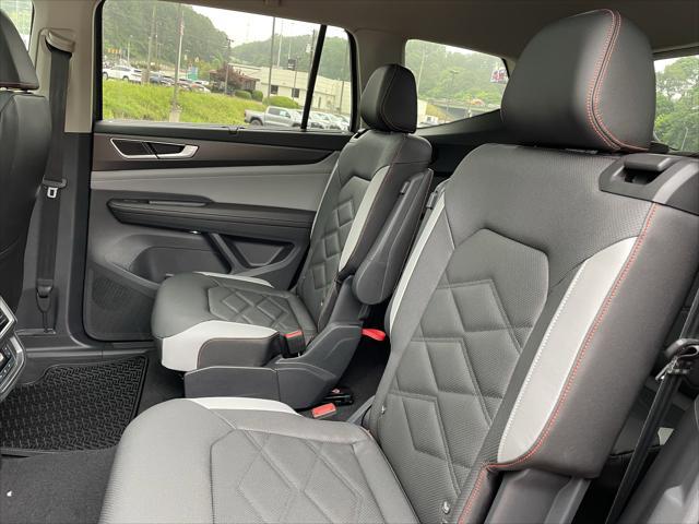 new 2025 Volkswagen Atlas car, priced at $47,348