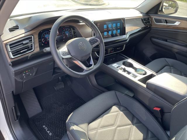 new 2025 Volkswagen Atlas car, priced at $38,294