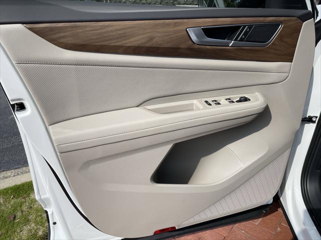 new 2025 Volkswagen Atlas car, priced at $38,366