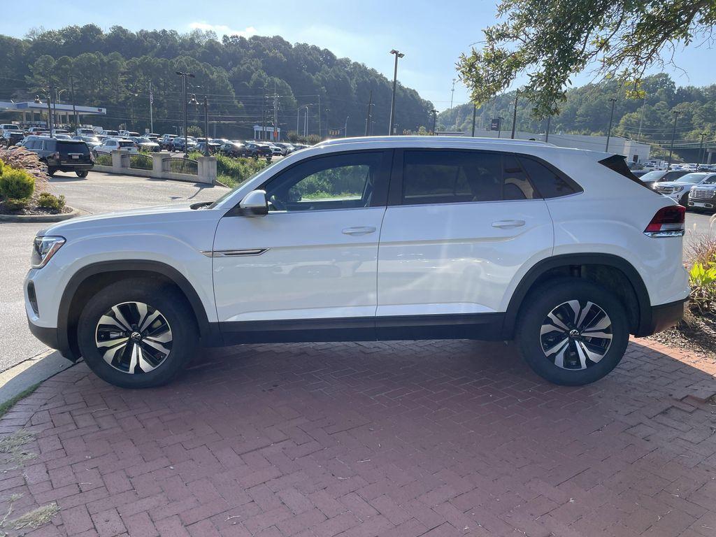 new 2026 Volkswagen Atlas Cross Sport car, priced at $39,322