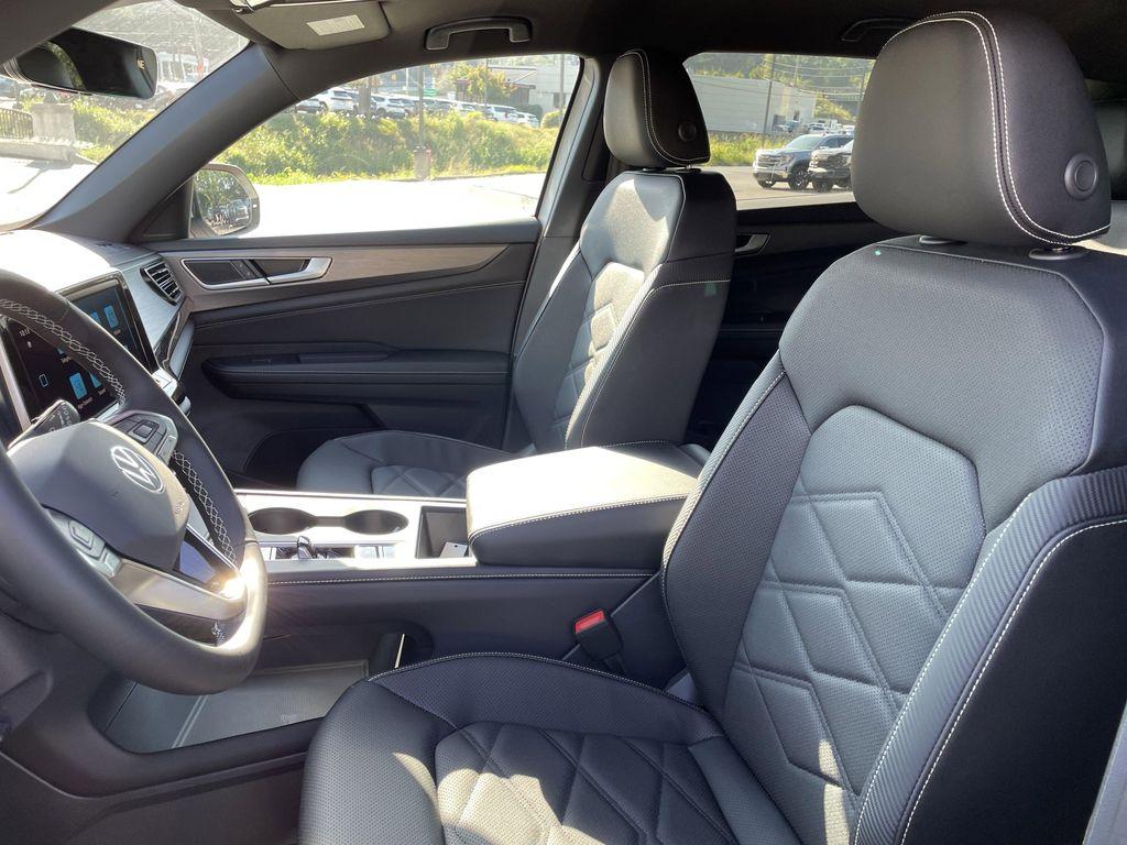 new 2026 Volkswagen Atlas Cross Sport car, priced at $39,322