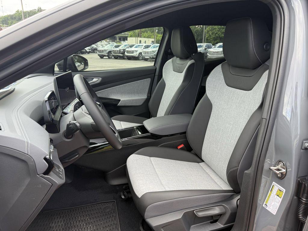 new 2025 Volkswagen ID.4 car, priced at $40,995