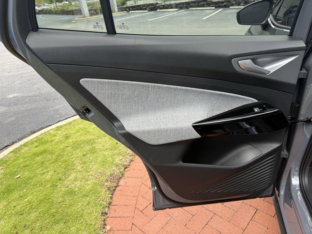 new 2025 Volkswagen ID.4 car, priced at $40,995
