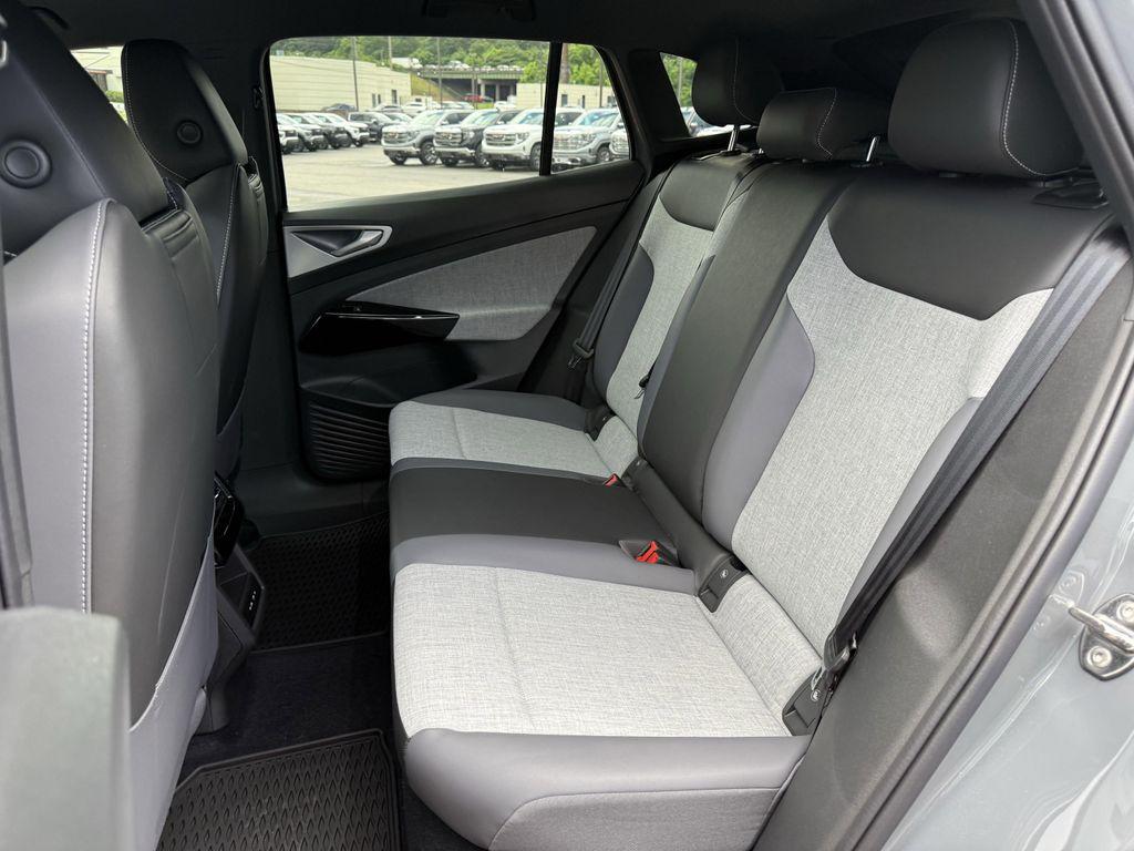 new 2025 Volkswagen ID.4 car, priced at $40,995
