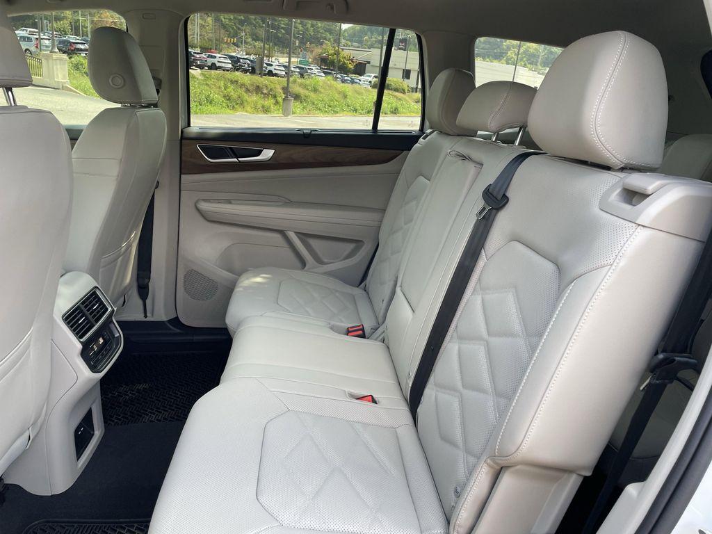 new 2026 Volkswagen Atlas car, priced at $45,431