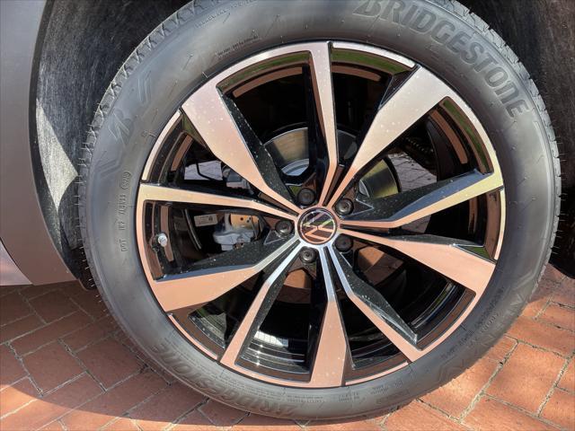 new 2025 Volkswagen Atlas car, priced at $52,675