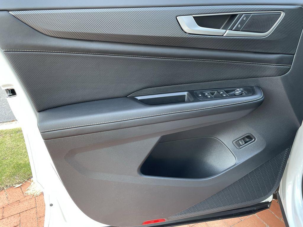 new 2026 Volkswagen Atlas Cross Sport car, priced at $50,542