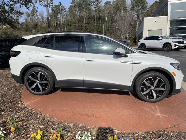 new 2025 Volkswagen ID.4 car, priced at $38,592