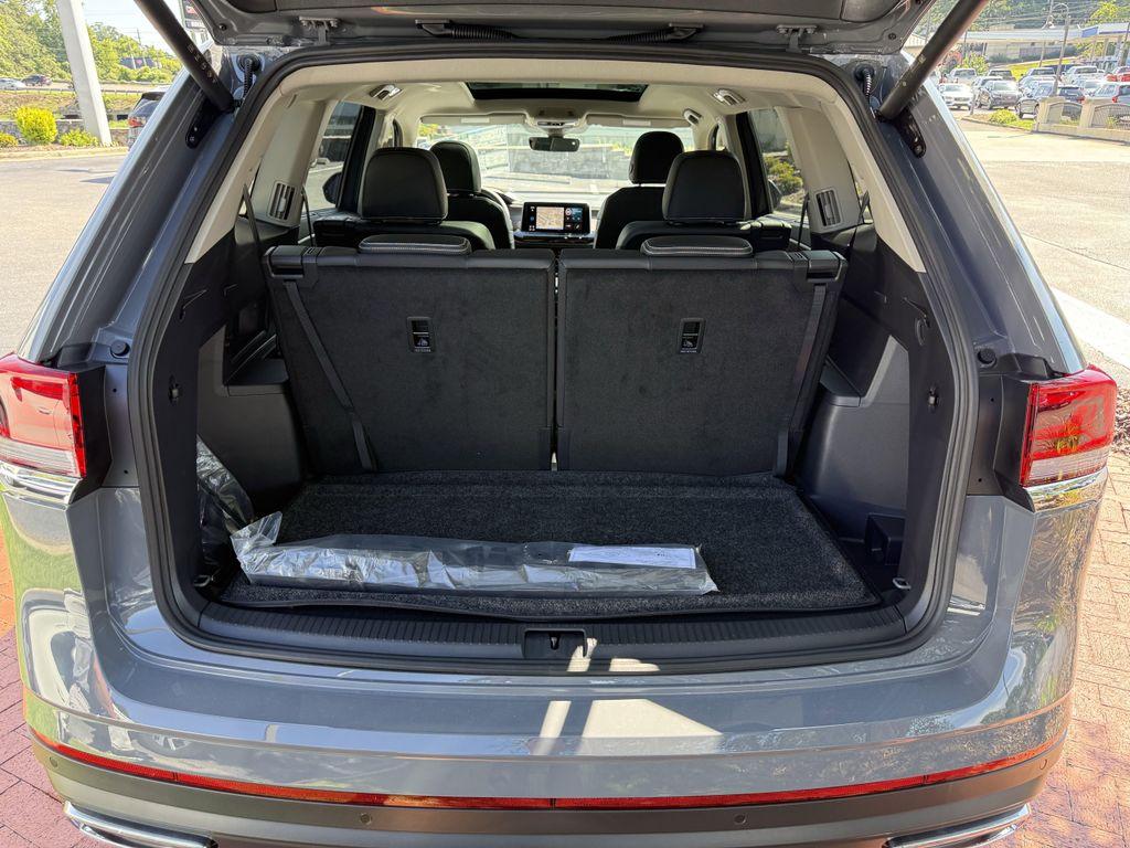 new 2026 Volkswagen Atlas car, priced at $50,041