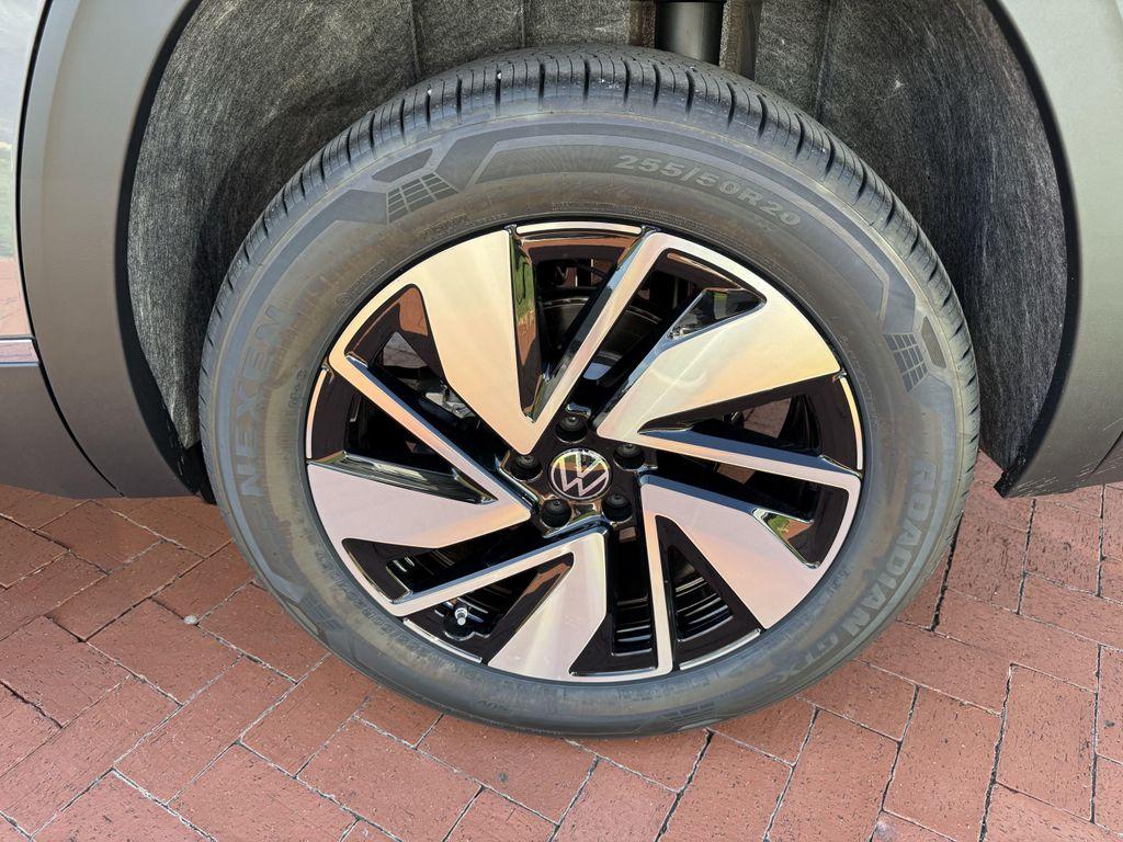 new 2026 Volkswagen Atlas car, priced at $50,041