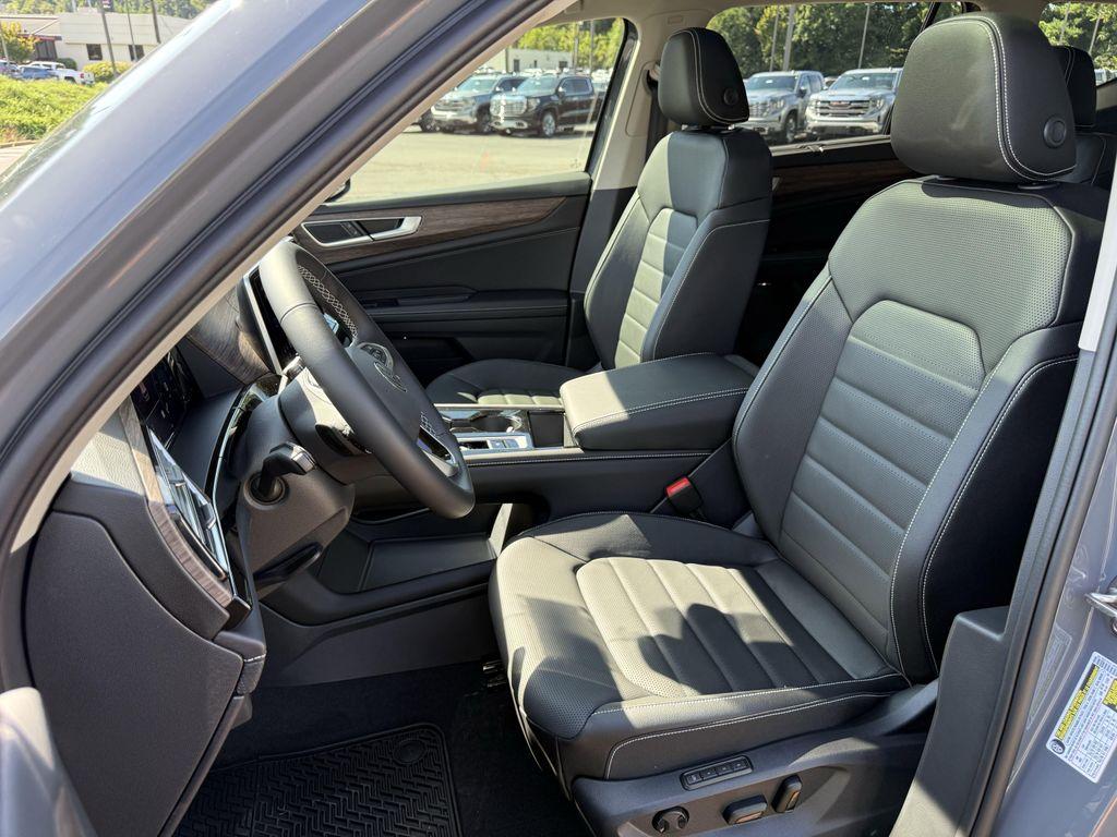 new 2026 Volkswagen Atlas car, priced at $50,041