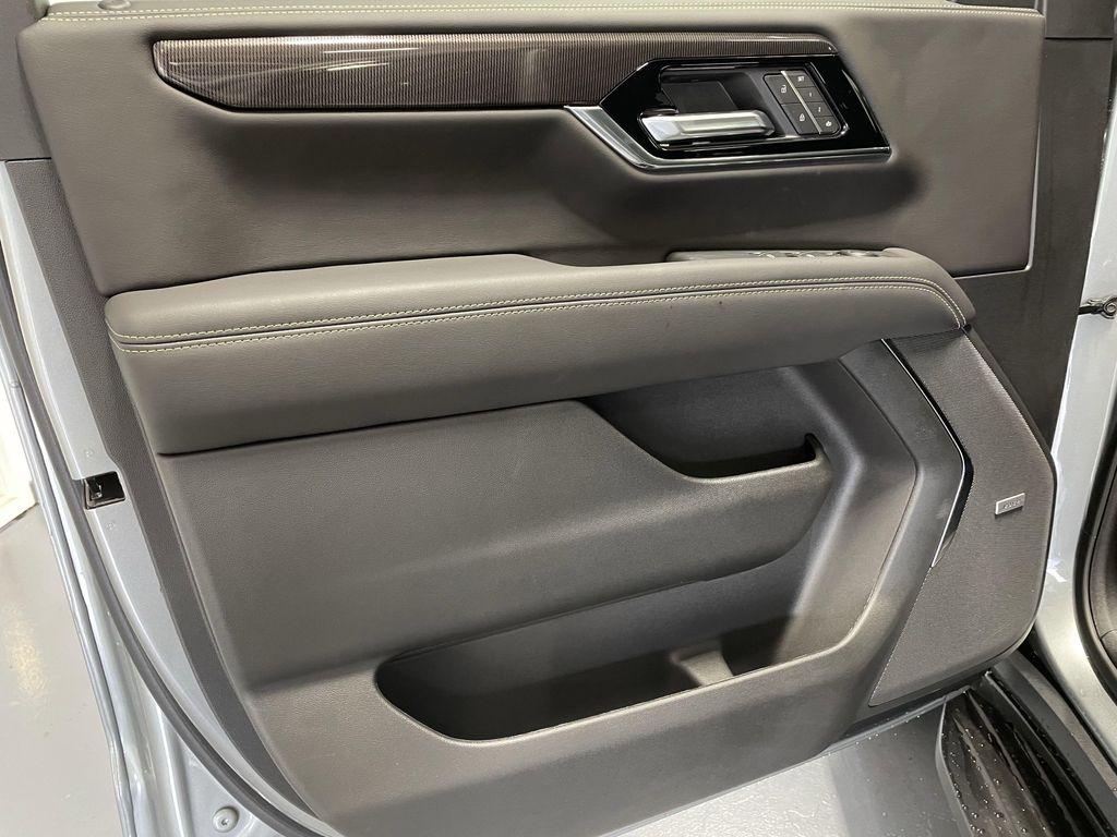 new 2025 GMC Yukon XL car, priced at $76,085