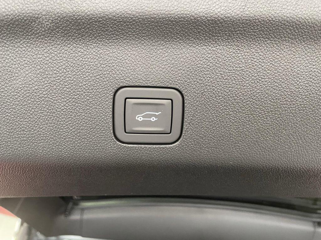 new 2025 GMC Yukon XL car, priced at $76,085