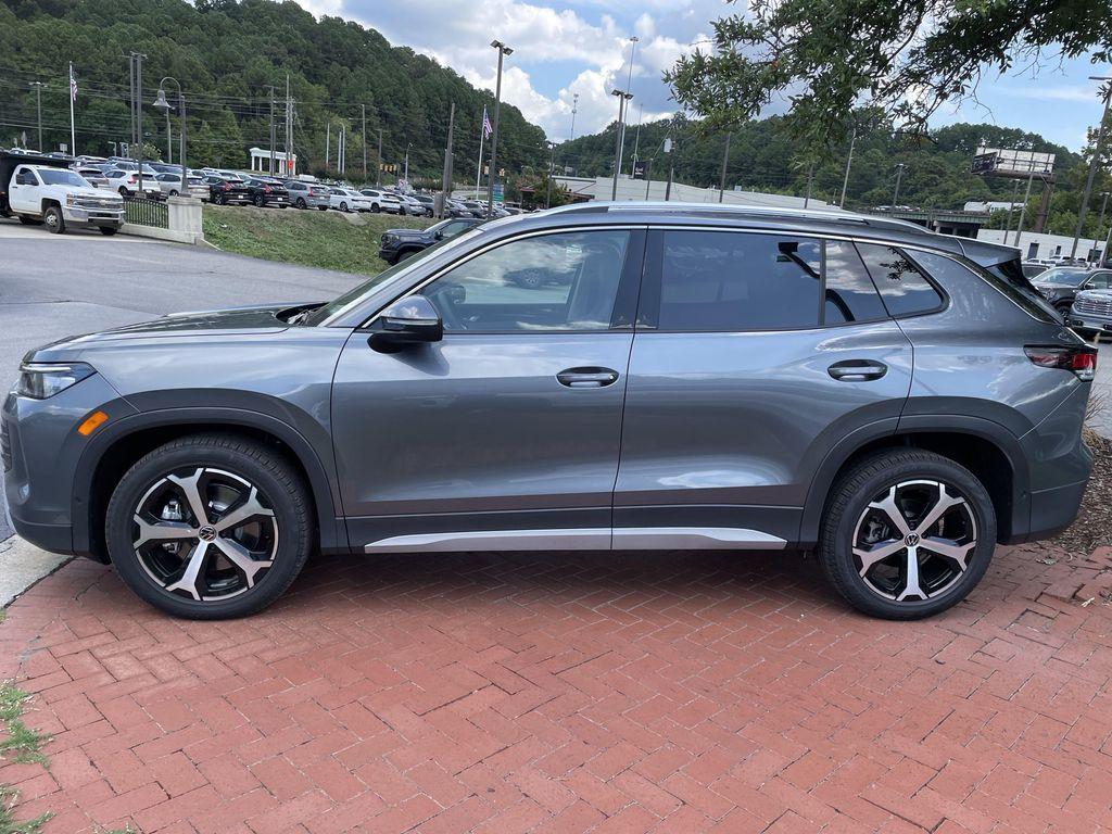new 2025 Volkswagen Tiguan car, priced at $35,260