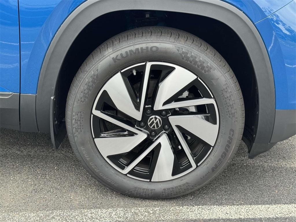 new 2025 Volkswagen Atlas car, priced at $44,862