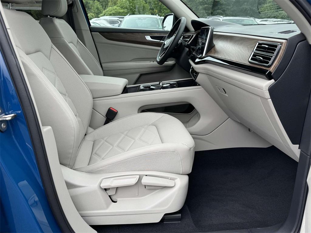 new 2025 Volkswagen Atlas car, priced at $44,862