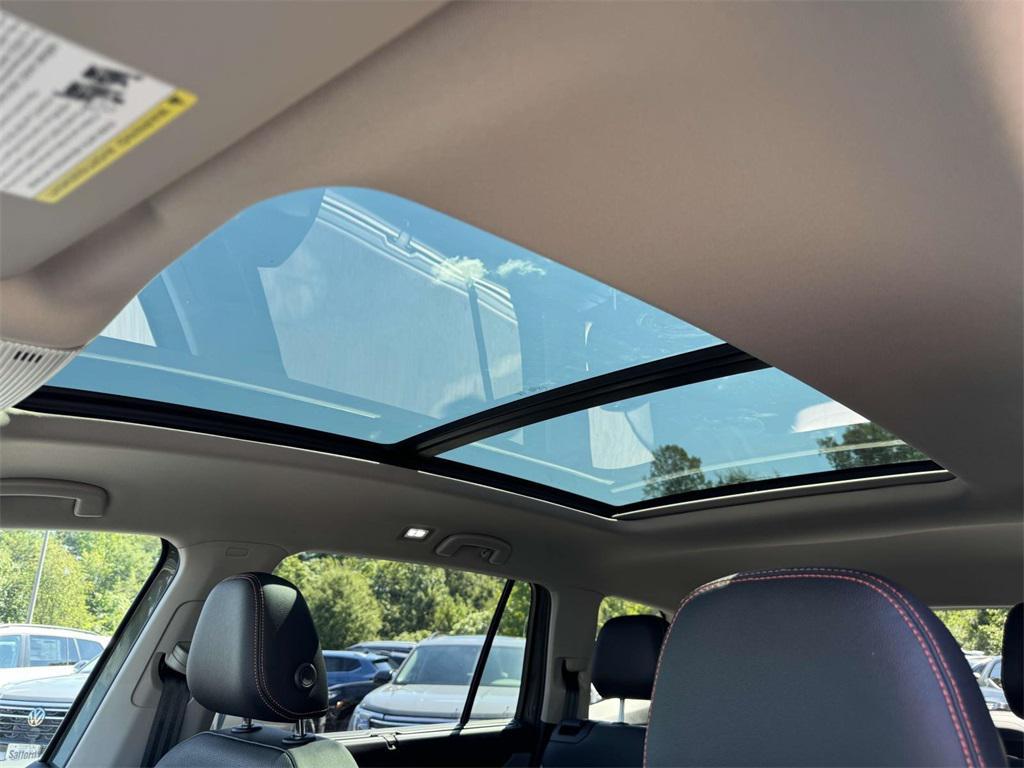 new 2025 Volkswagen Atlas car, priced at $47,946