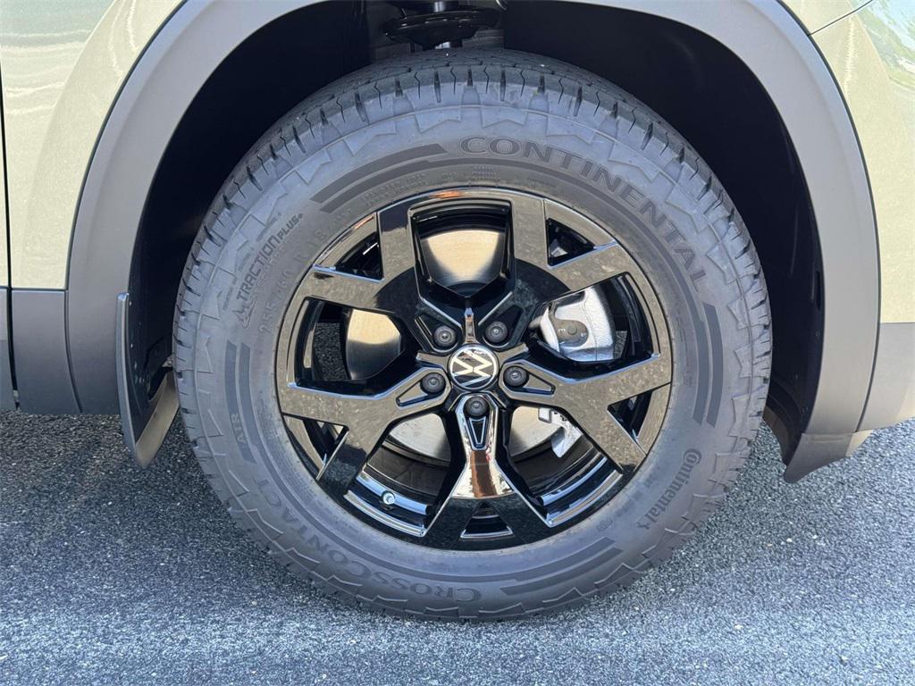 new 2025 Volkswagen Atlas car, priced at $47,946