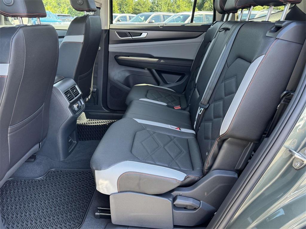 new 2025 Volkswagen Atlas car, priced at $47,946