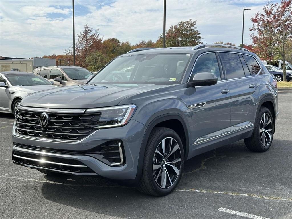 new 2025 Volkswagen Atlas car, priced at $54,921