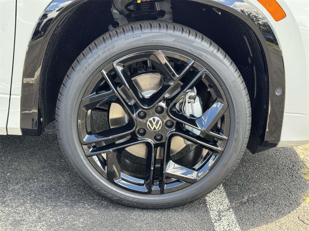 new 2025 Volkswagen Tiguan car, priced at $37,741
