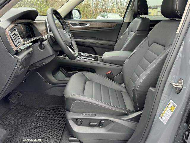new 2025 Volkswagen Atlas car, priced at $49,806