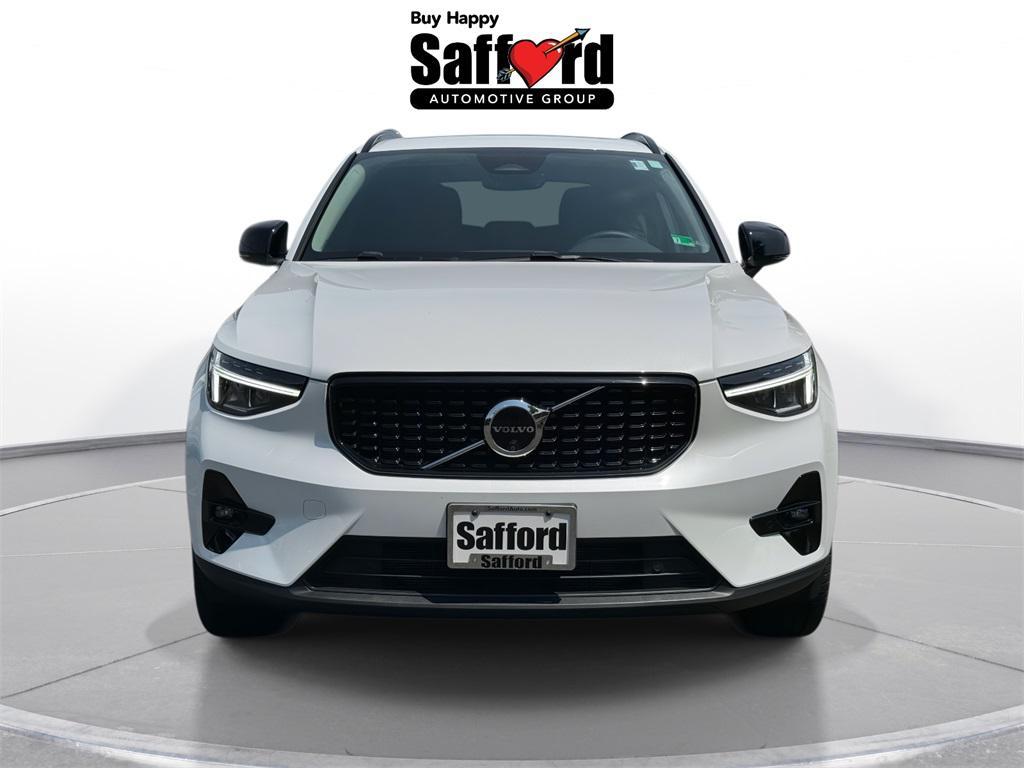 used 2024 Volvo XC40 car, priced at $33,272