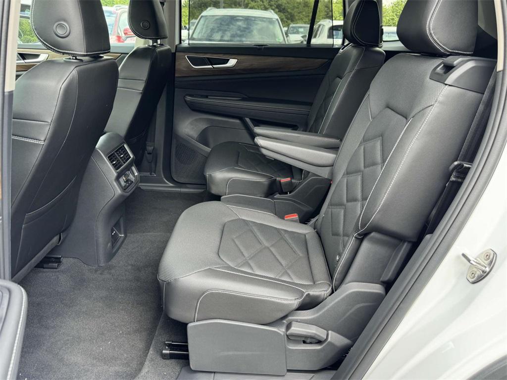 new 2025 Volkswagen Atlas car, priced at $47,482