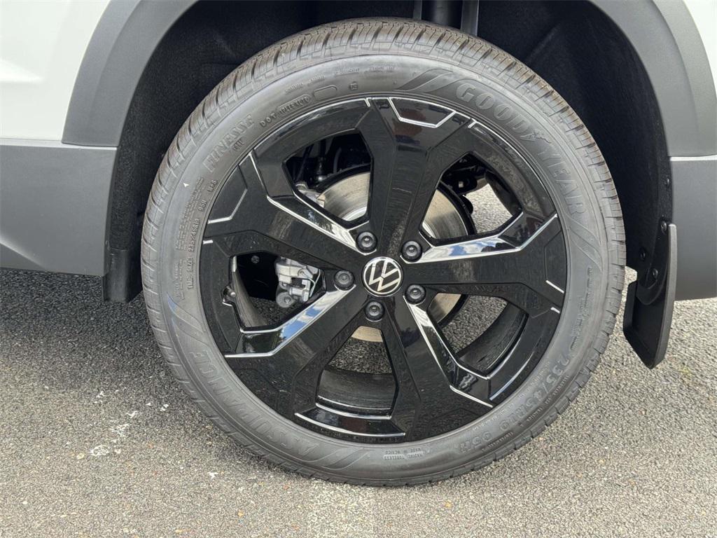 new 2025 Volkswagen Taos car, priced at $31,076