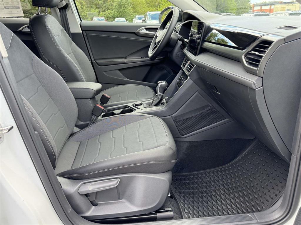 new 2025 Volkswagen Taos car, priced at $31,076