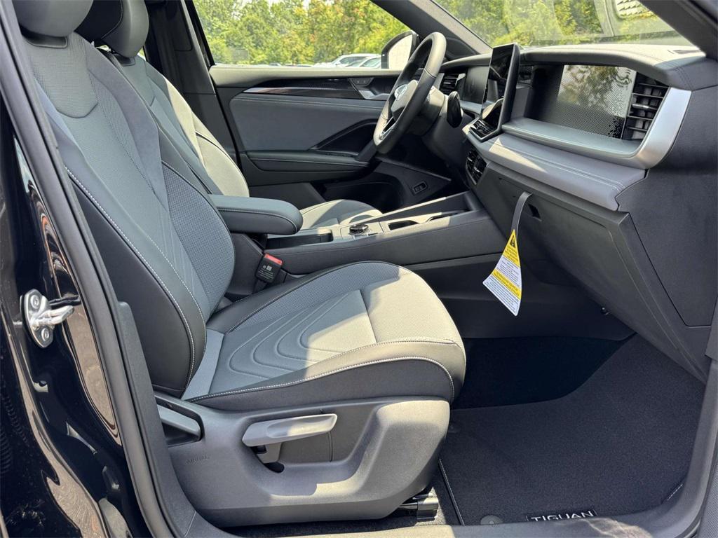 new 2025 Volkswagen Tiguan car, priced at $36,486