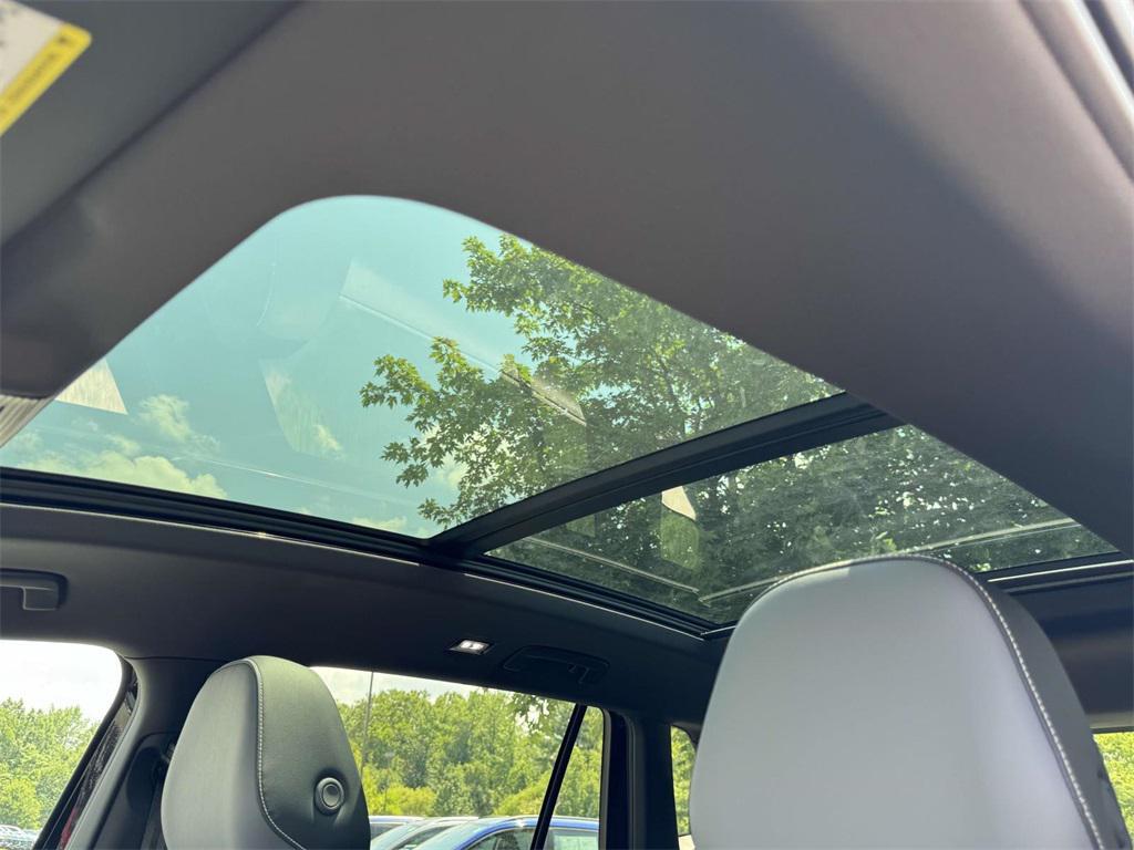 new 2025 Volkswagen Tiguan car, priced at $36,486