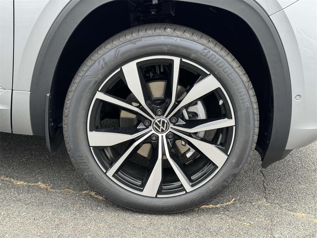 new 2025 Volkswagen Atlas car, priced at $54,493