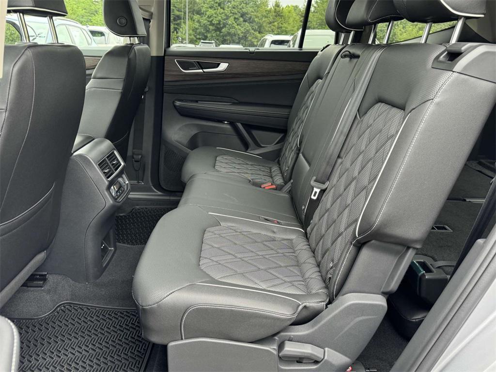 new 2025 Volkswagen Atlas car, priced at $54,493