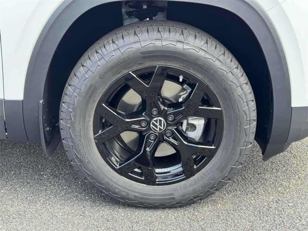 new 2025 Volkswagen Atlas car, priced at $48,641