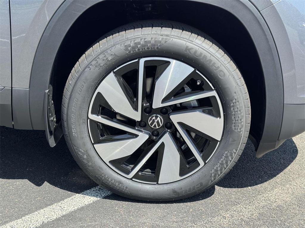new 2025 Volkswagen Atlas car, priced at $44,471