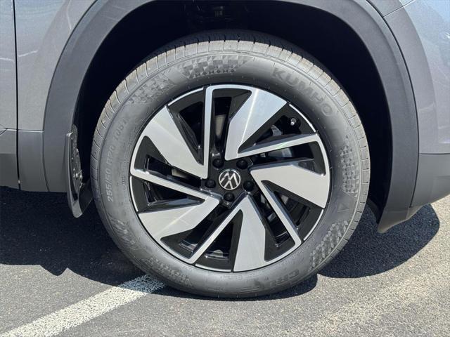 new 2025 Volkswagen Atlas car, priced at $44,471