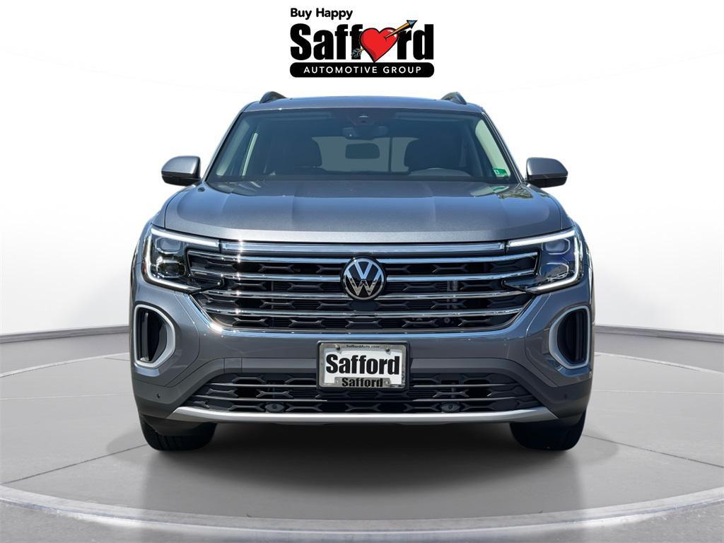 new 2025 Volkswagen Atlas car, priced at $44,471