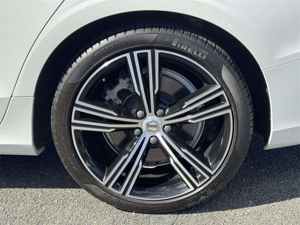 used 2021 Volvo S60 Recharge Plug-In Hybrid car, priced at $29,889