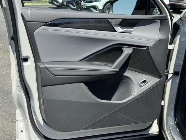 new 2025 Volkswagen Tiguan car, priced at $39,659