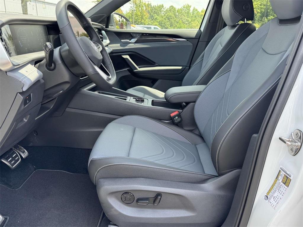 new 2025 Volkswagen Tiguan car, priced at $37,051