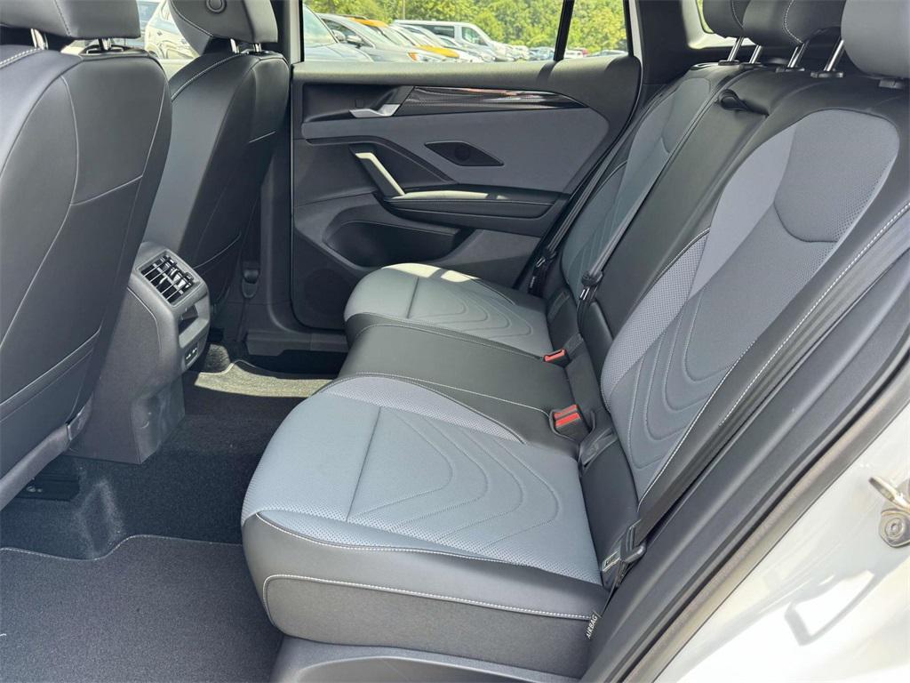 new 2025 Volkswagen Tiguan car, priced at $37,051