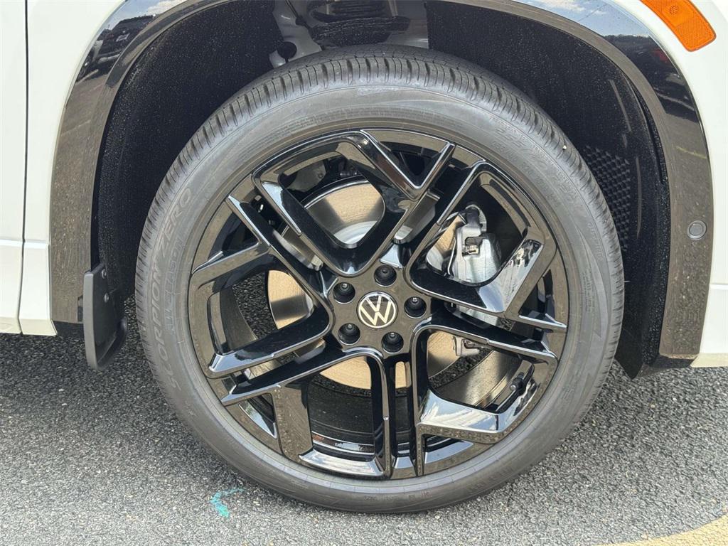 new 2025 Volkswagen Tiguan car, priced at $37,051