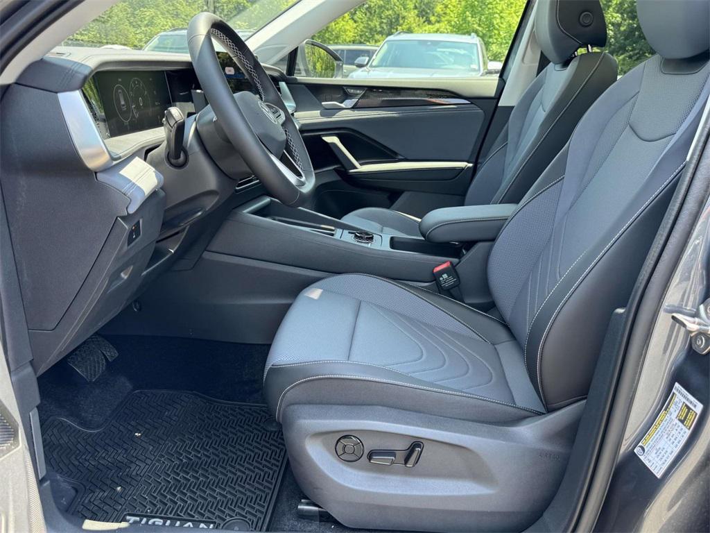 new 2025 Volkswagen Tiguan car, priced at $36,776