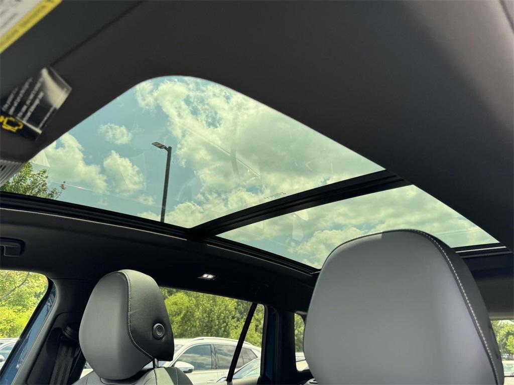 new 2025 Volkswagen Tiguan car, priced at $36,941